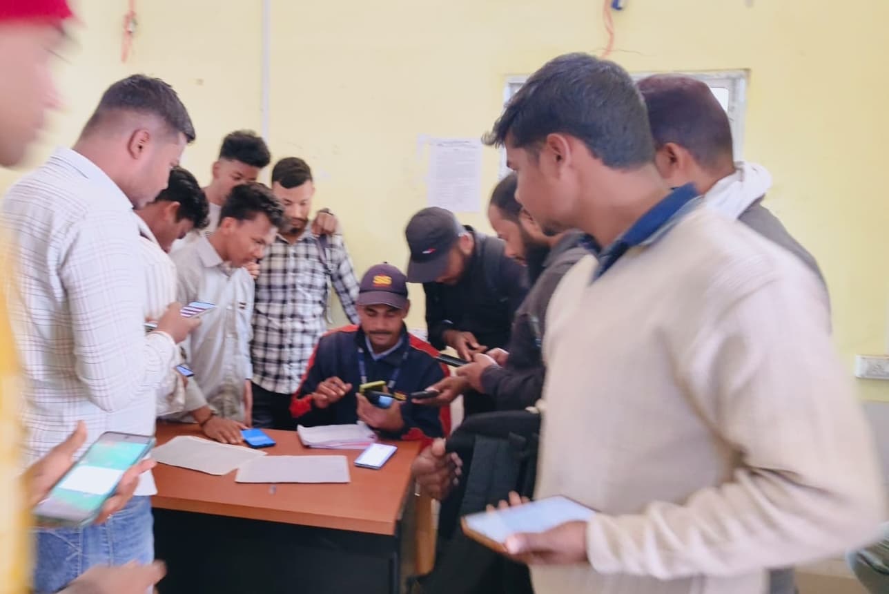 बारसोई प्रखंड सभागार में रोजगार मेला आयोजित, 40 युवकों का चयन