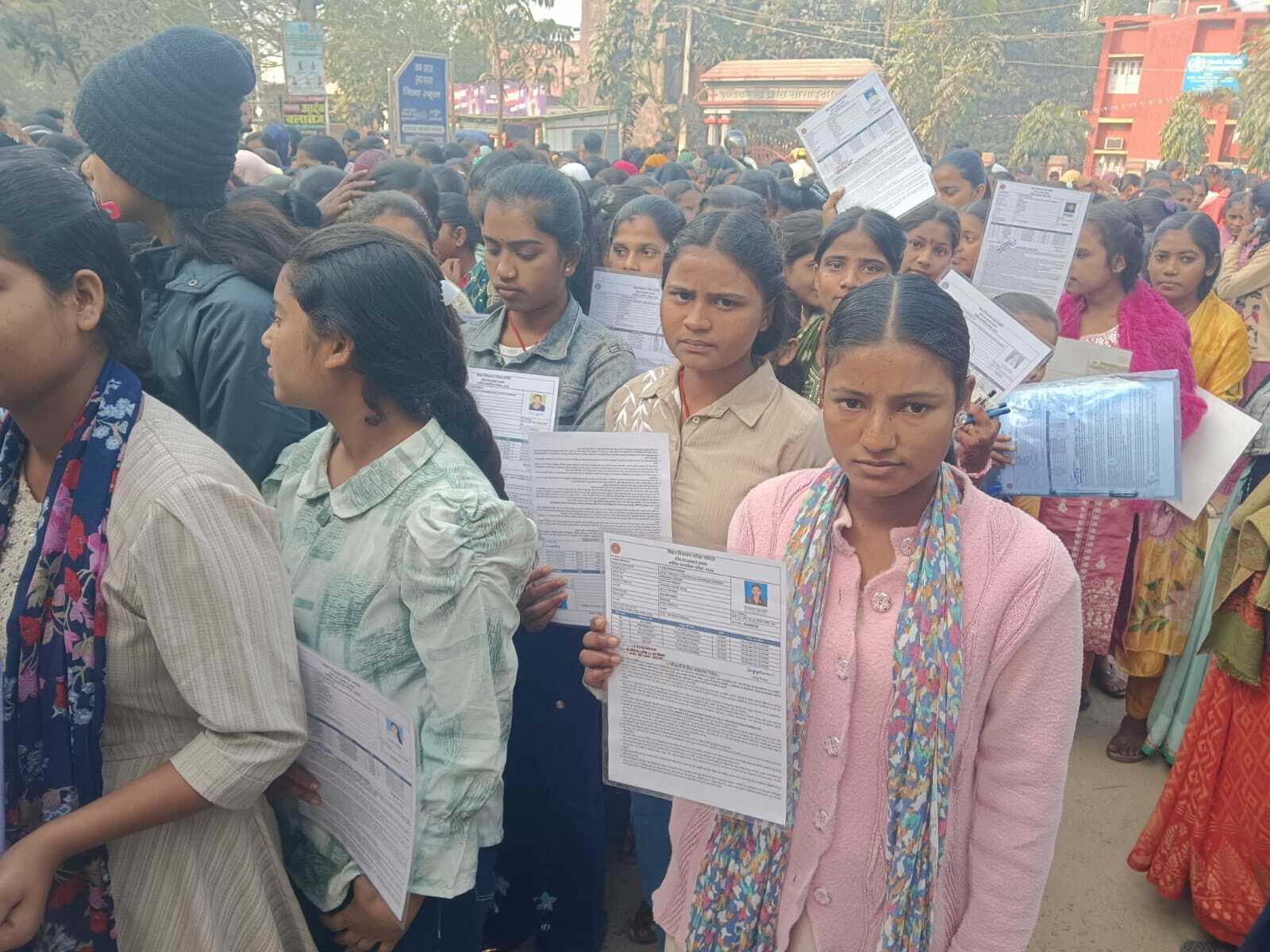 माध्यमिक परीक्षा के चौथे दिन कोई भी परीक्षार्थी निष्कासित नहीं