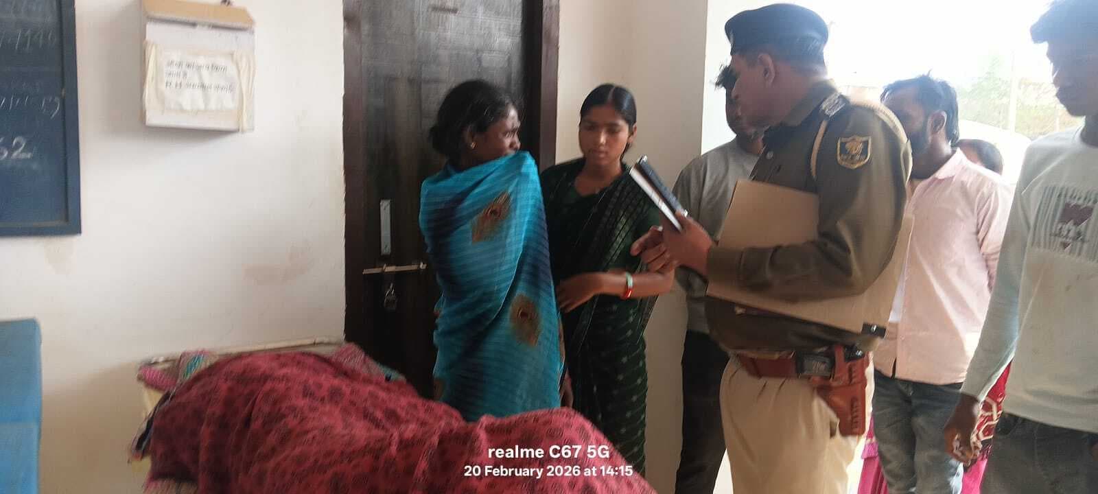 सड़क किनारे लेटा बीमार व्यक्ति को कार ने कुचला, मौत