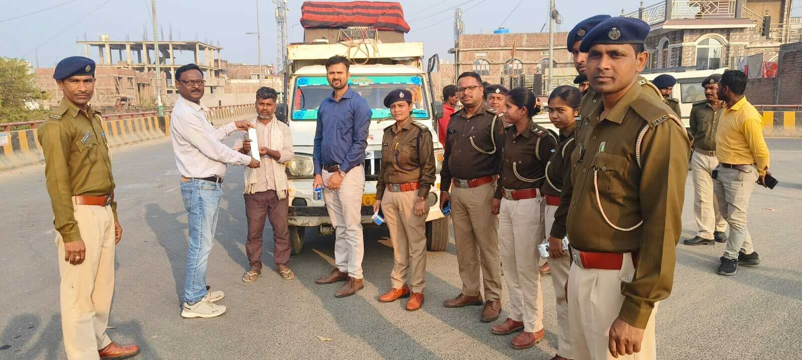 सड़क सुरक्षा बढ़ाने के उद्देश्य से आरओबी पर चलाया गया वाहन चेकिंग