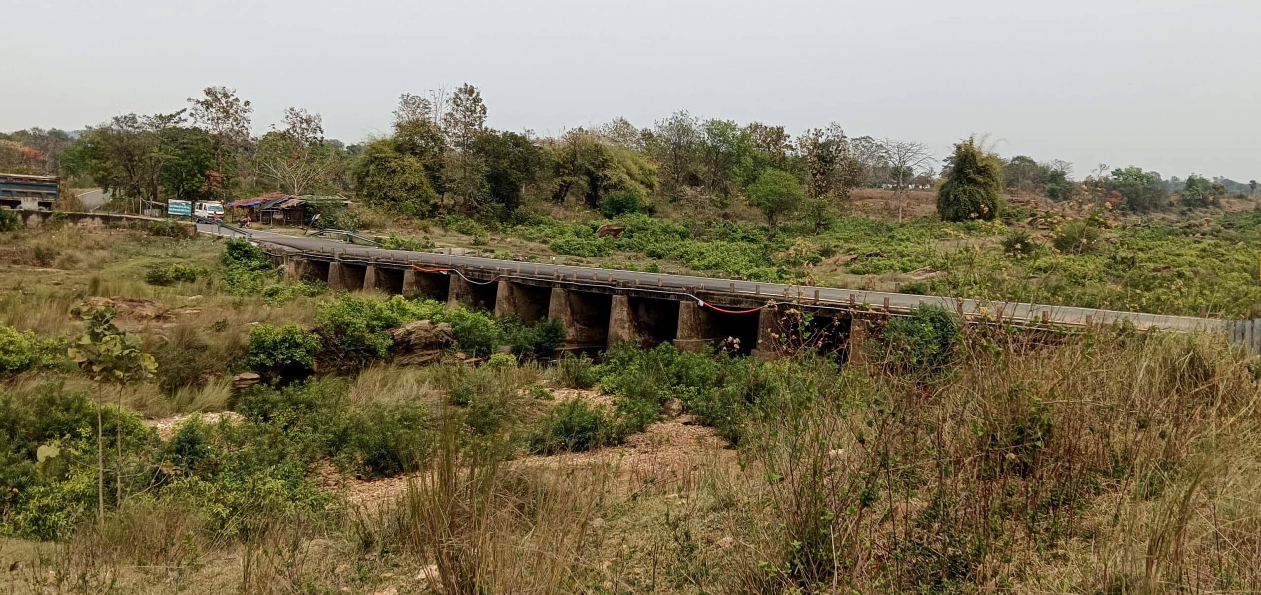 Seraikela Kharsawan News : विस में उठी मांग : सोना नदी पर नया पुल बने