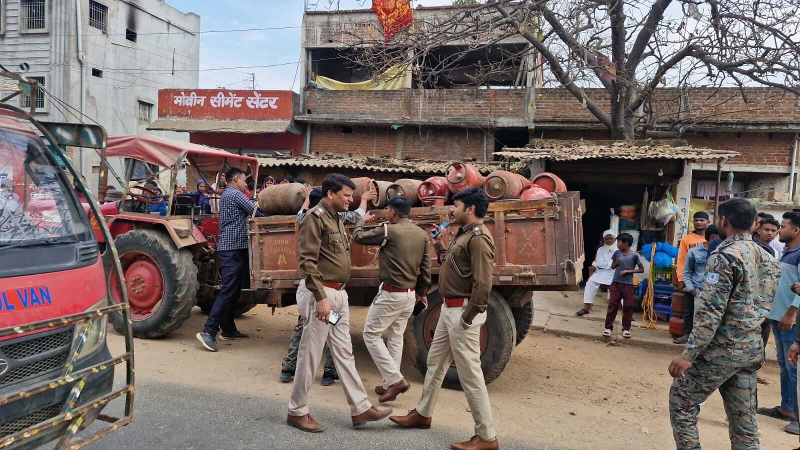 Giridih News : सरकारी विद्यालयों व आंगनबाड़ी केंद्रों से चोरी हुई 61 गैस सिलिंडर बरामद