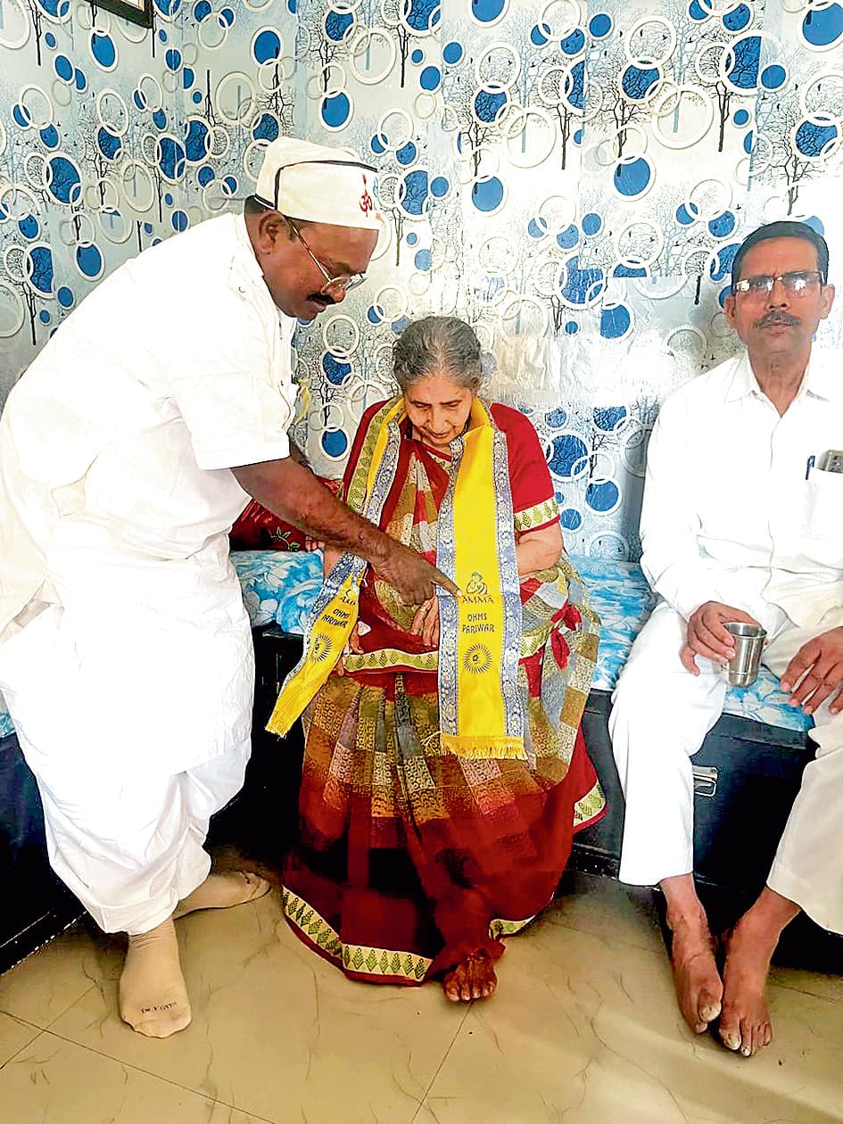 यशोदा बेन मोदी से मिले तैलिक महासभा के प्रतिनिधि