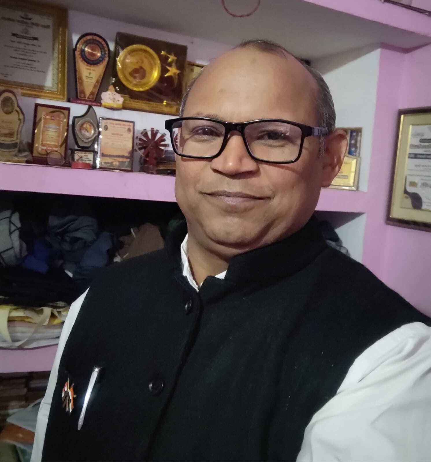 मातृभाषा रत्न मानद उपाधि से सम्मानित हुए शिक्षक रमेश