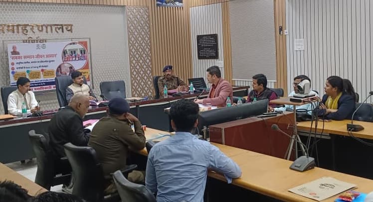 योजनाओं में किसी भी प्रकार की लापरवाही, शिथिलता व वित्तीय अनियमितता बर्दाश्त नहीं : डीएम