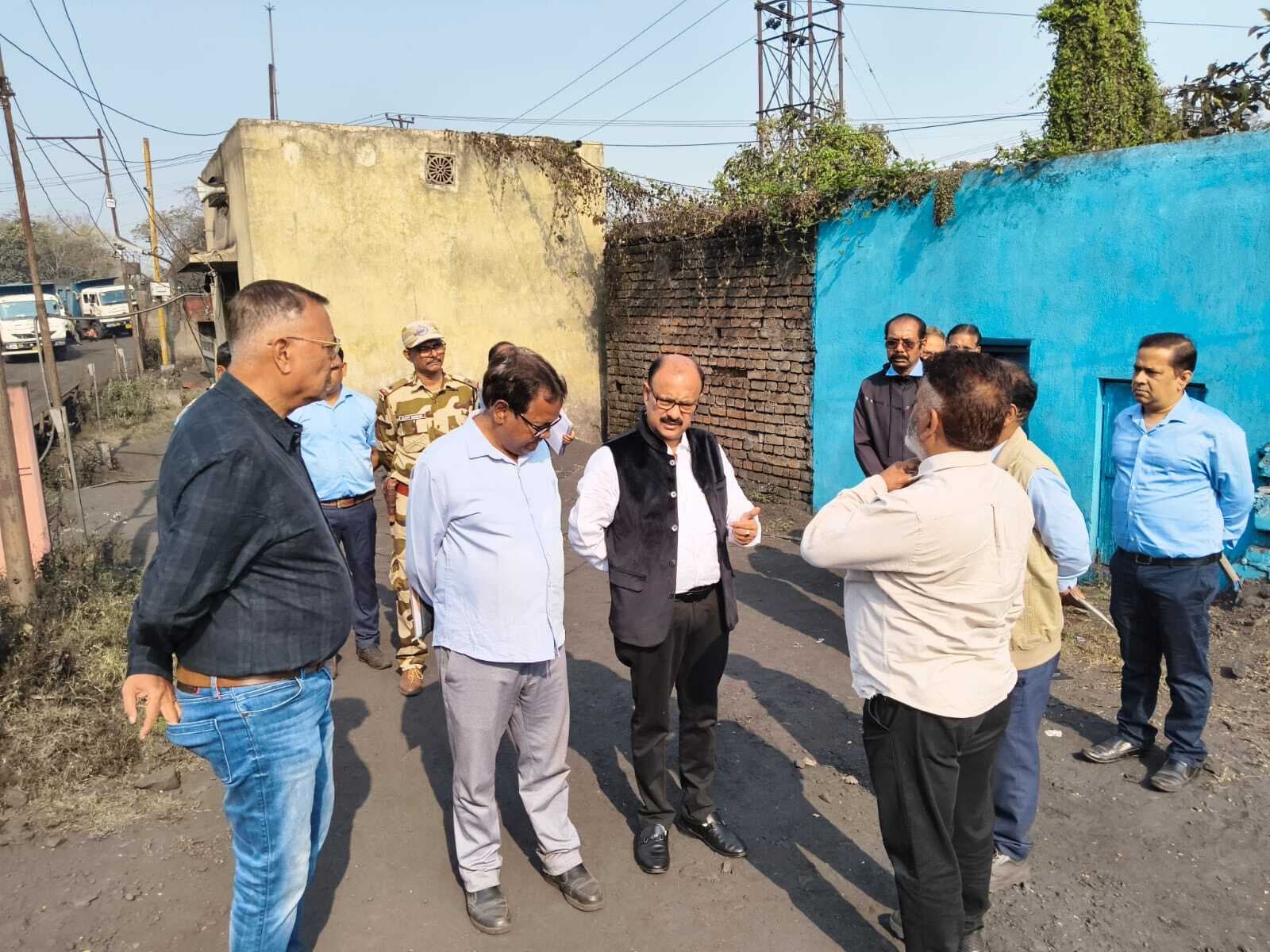 Dhanbad News: बीसीसीएल के सीएमडी मनोज कुमार अग्रवाल ने किया सीवी एरिया का निरीक्षण