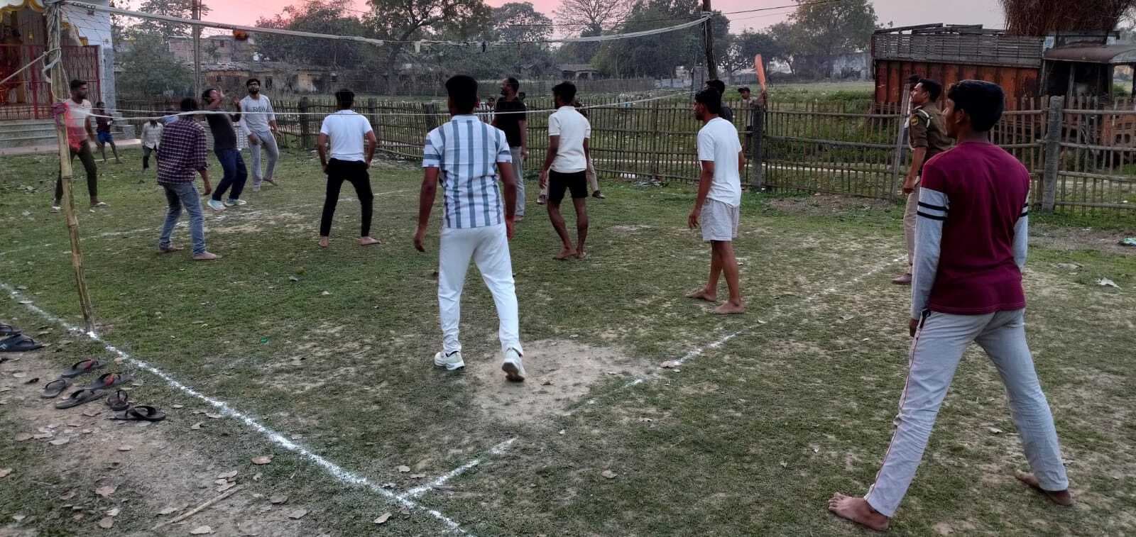 वॉलीबॉल मैच का आयोजन