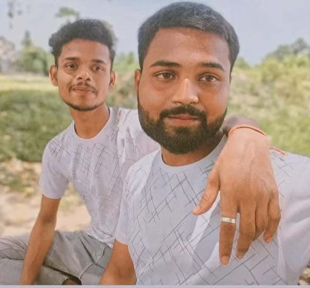 बायसी : सड़क हादसे में बाइक सवार दो दोस्तों की मौत