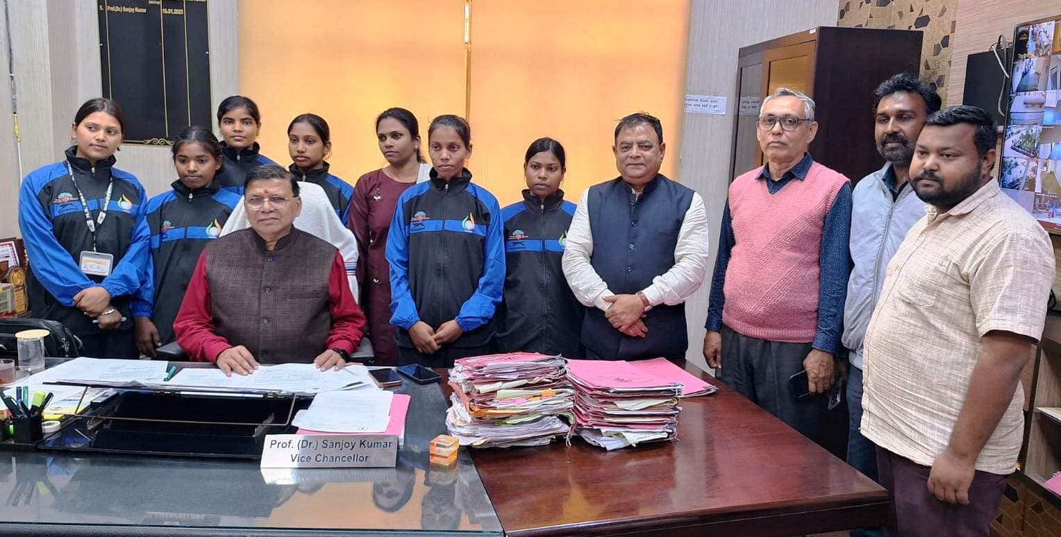 इंटर यूनिवर्सिटी क्रॉस कंट्री टूर्नामेंट को लेकर एमयू की टीम रवाना