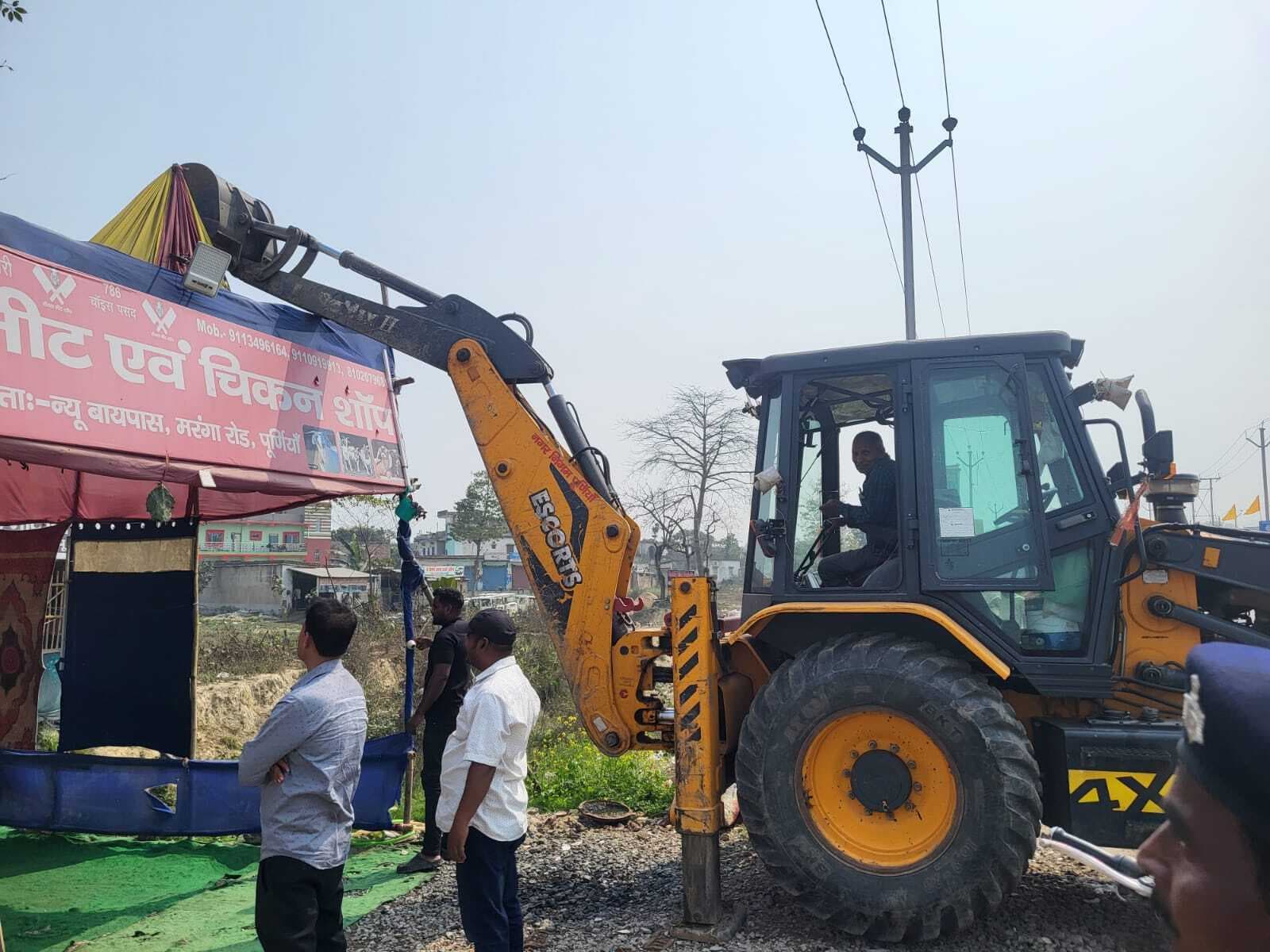 पूर्णिया में खुले में मांस की बिक्री पर निगम का बड़ा एक्शन, सख्ती से हटायी गई दुकानें