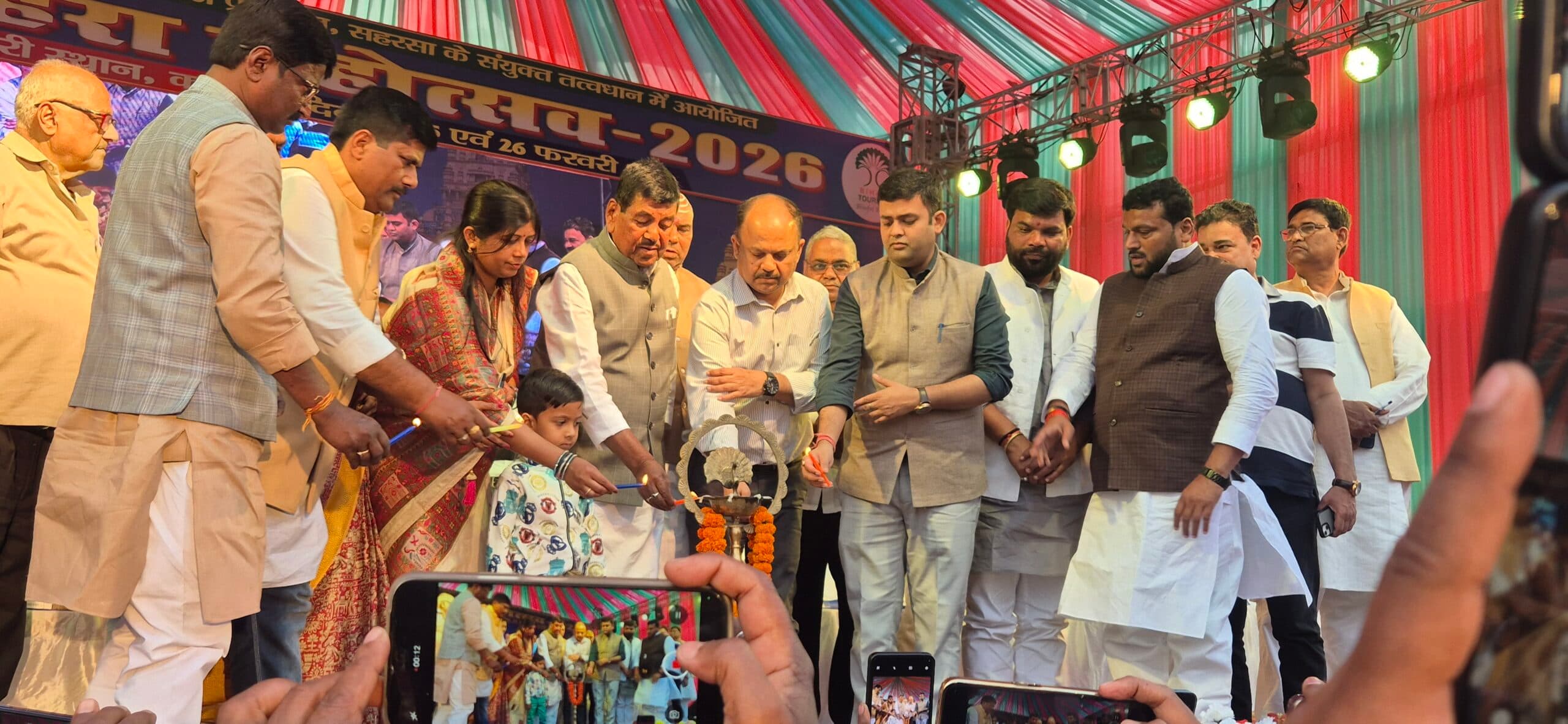 मां बिषहरा महोत्सव में नामचीन व स्थानीय कलाकारों ने बिखेरा अपना जलवा