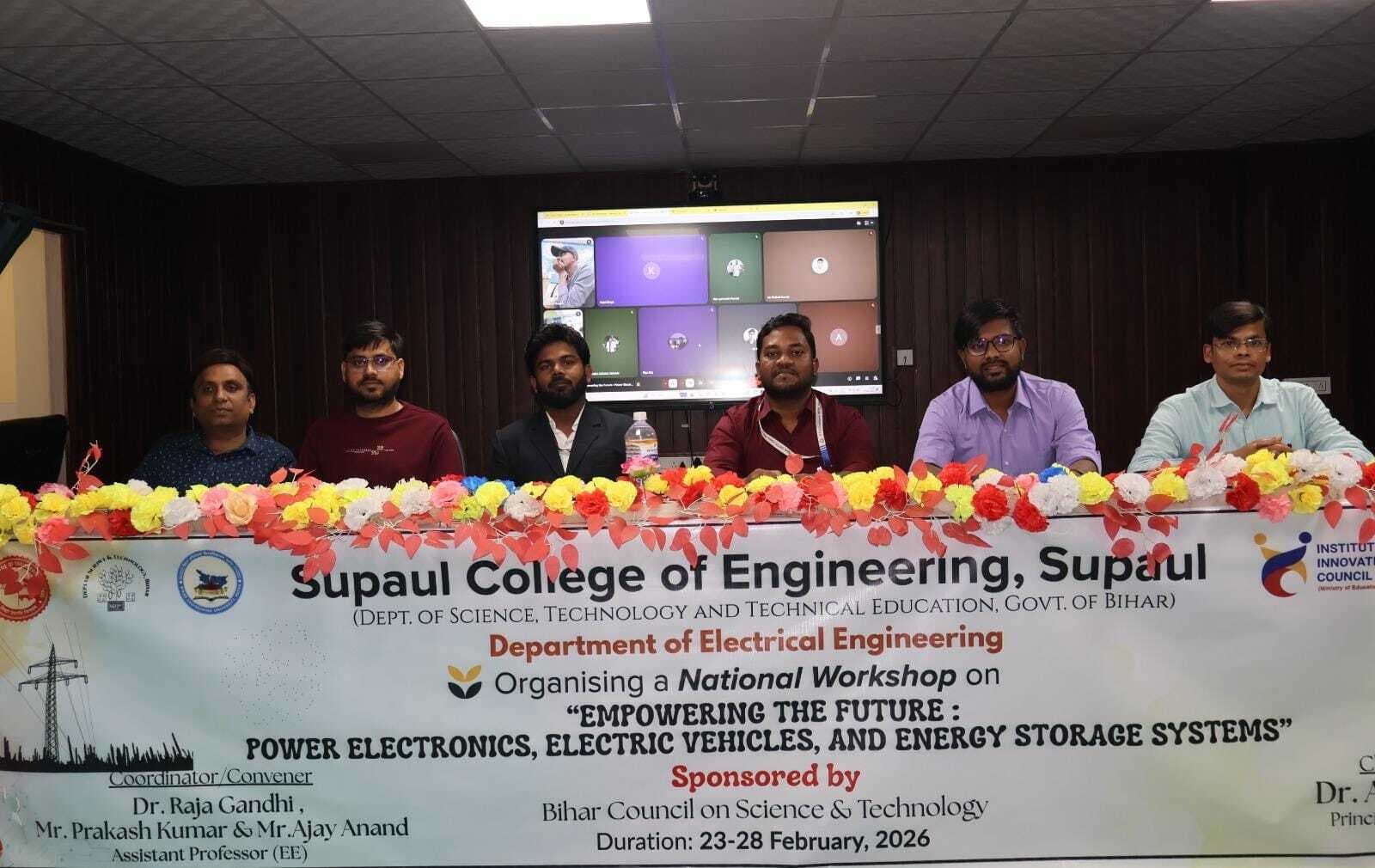 राष्ट्रीय कार्यशाला में ग्रिड वोल्टेज में उतार-चढ़ाव पर दिया व्याख्यान