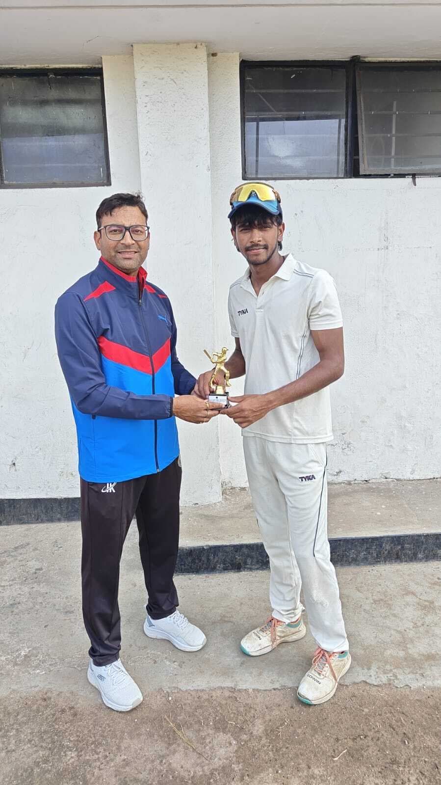 Jsca a division cricket league : मॉर्डन क्रिकेट क्लब जीता, शुभम वर्मा प्लेयर ऑफ द मैच