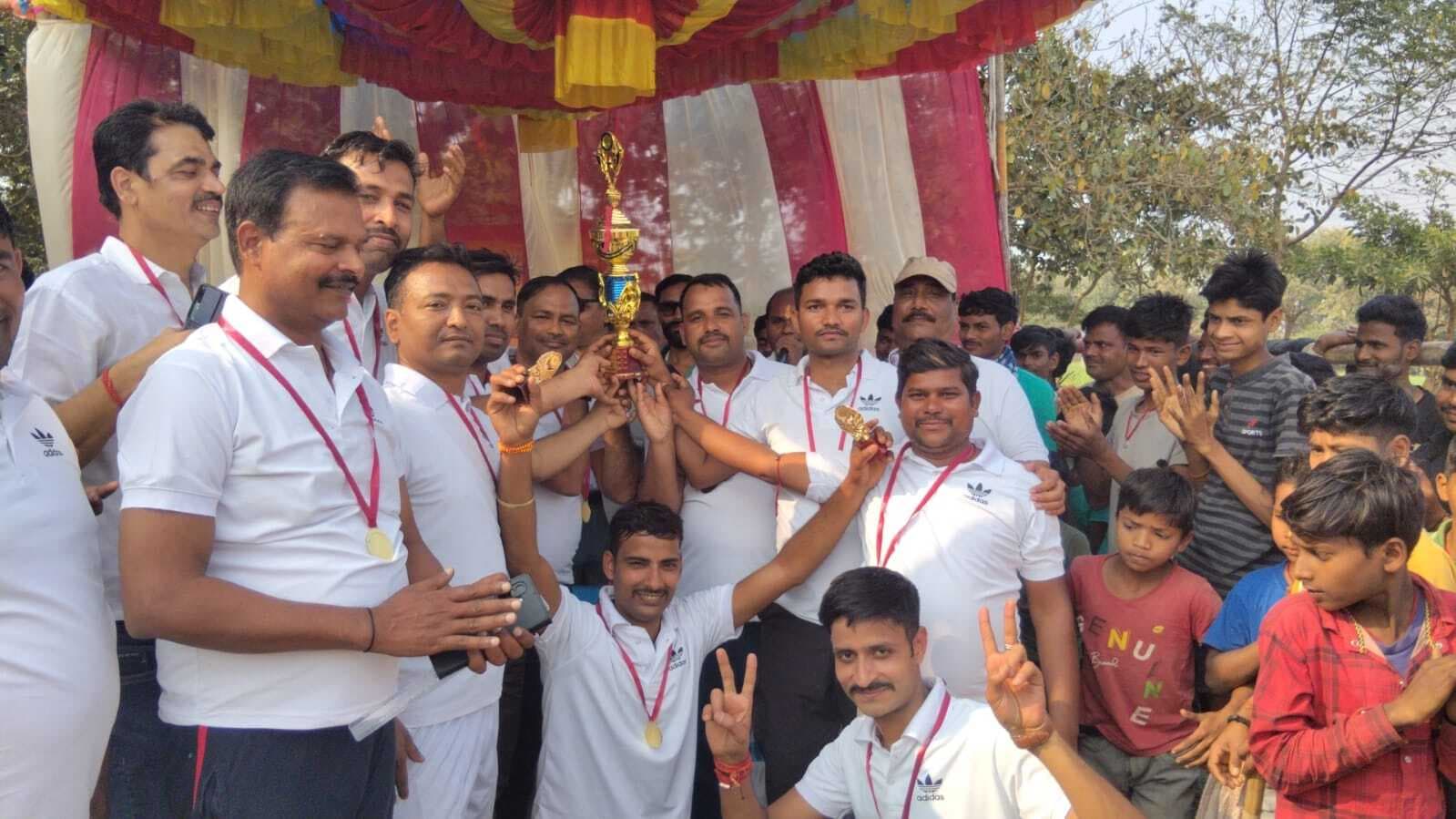 पुलिस टीम ने 36 रन से जीत दर्ज कर शील्ड पर जमाया कब्जा