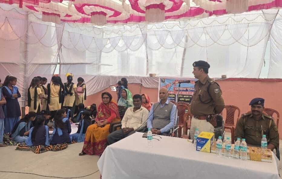 नशा मुक्ति अभियान: छात्रों ने नाटक के माध्यम से लोगों को किया जागरूक