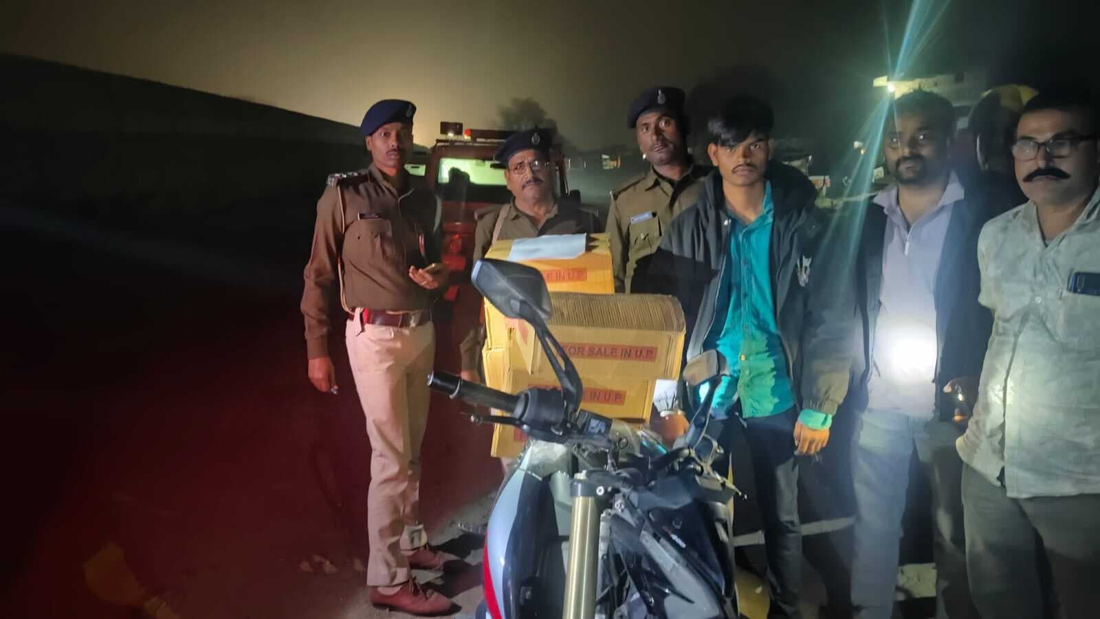 54 लीटर शराब के साथ धंधेबाज गिरफ्तार