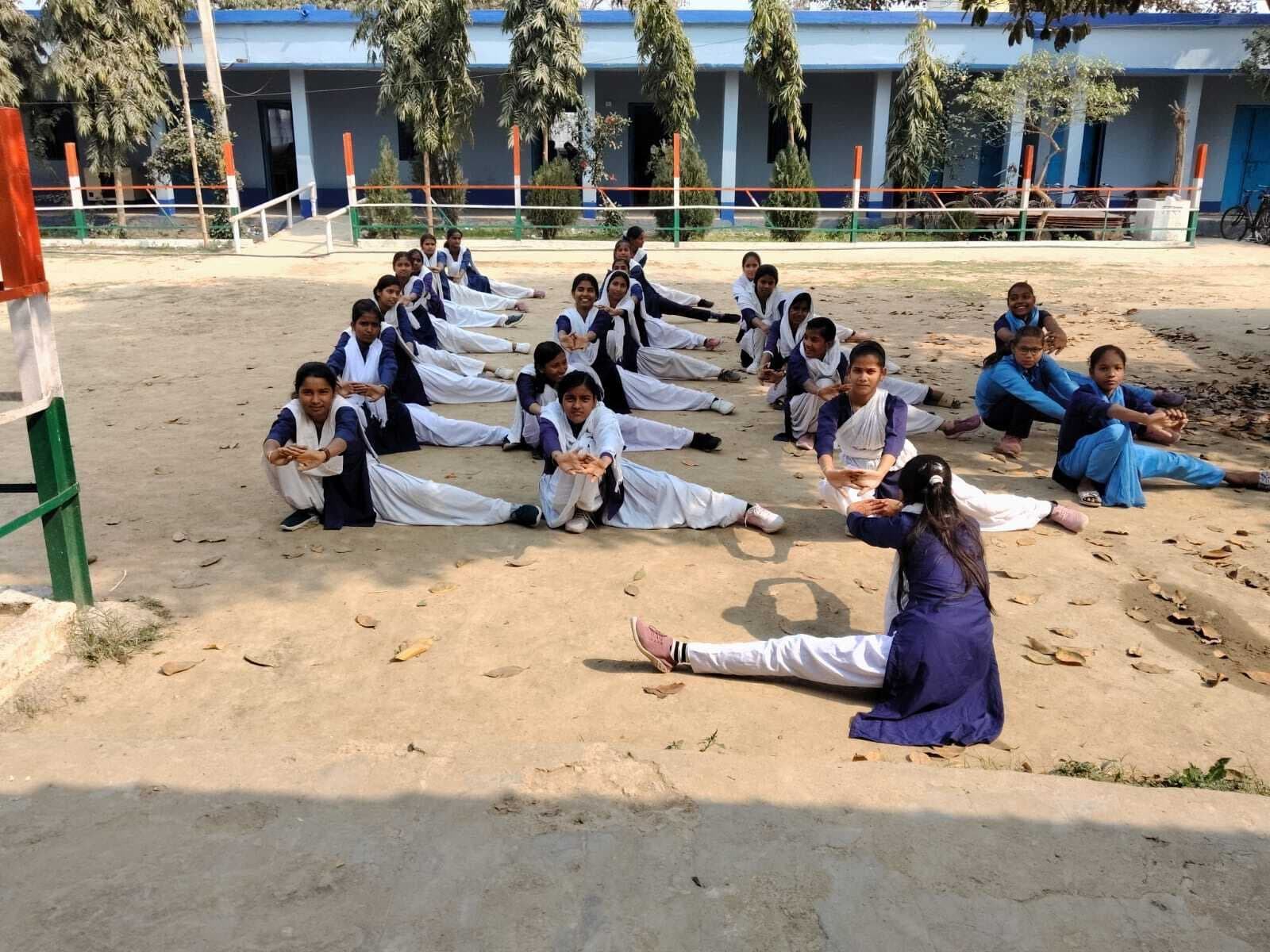बेटियों को बनाया जा रहा सशक्त, सरकारी स्कूलों में शुरू हुआ कराटे का प्रशिक्षण