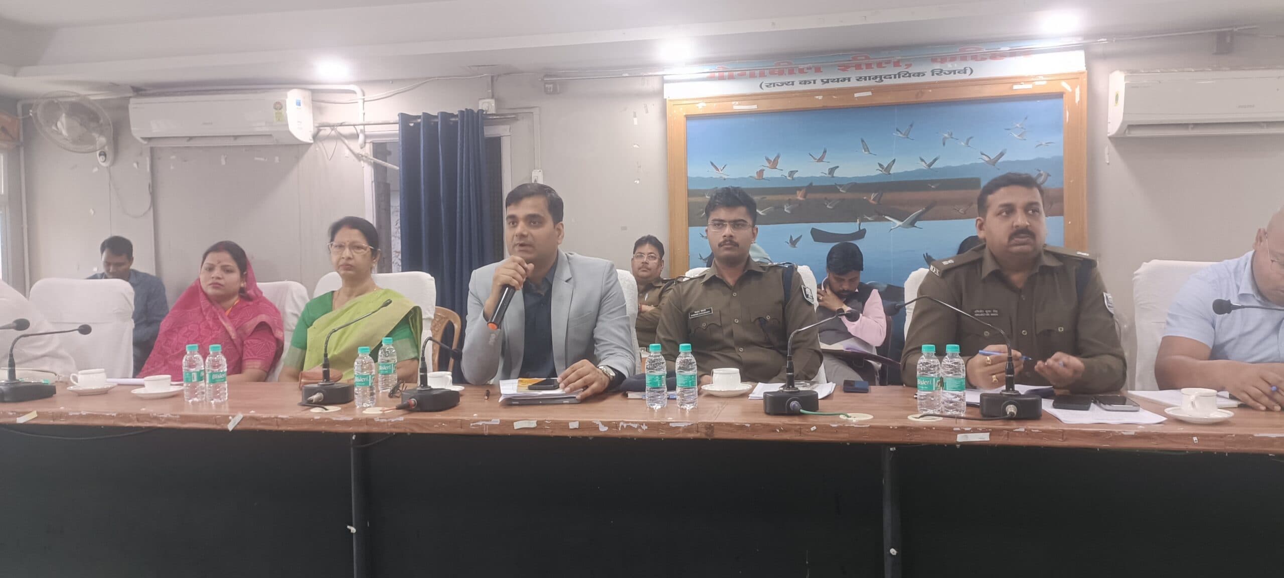 आपसी सौहार्द व भाईचारे के साथ होली का त्योहार मनाएं: डीएम