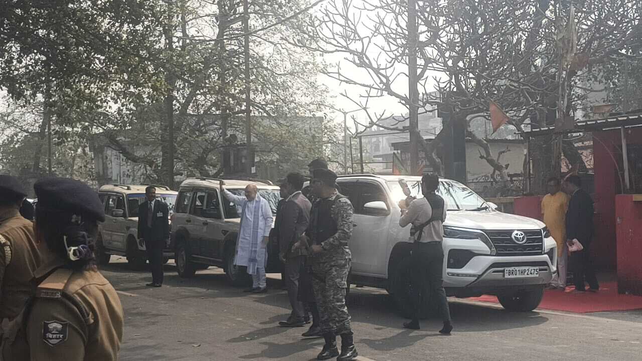 मेडिकल कालेज में नेताओं के साथ चर्चा के बाद अररिया निकल गये गृह मंत्री