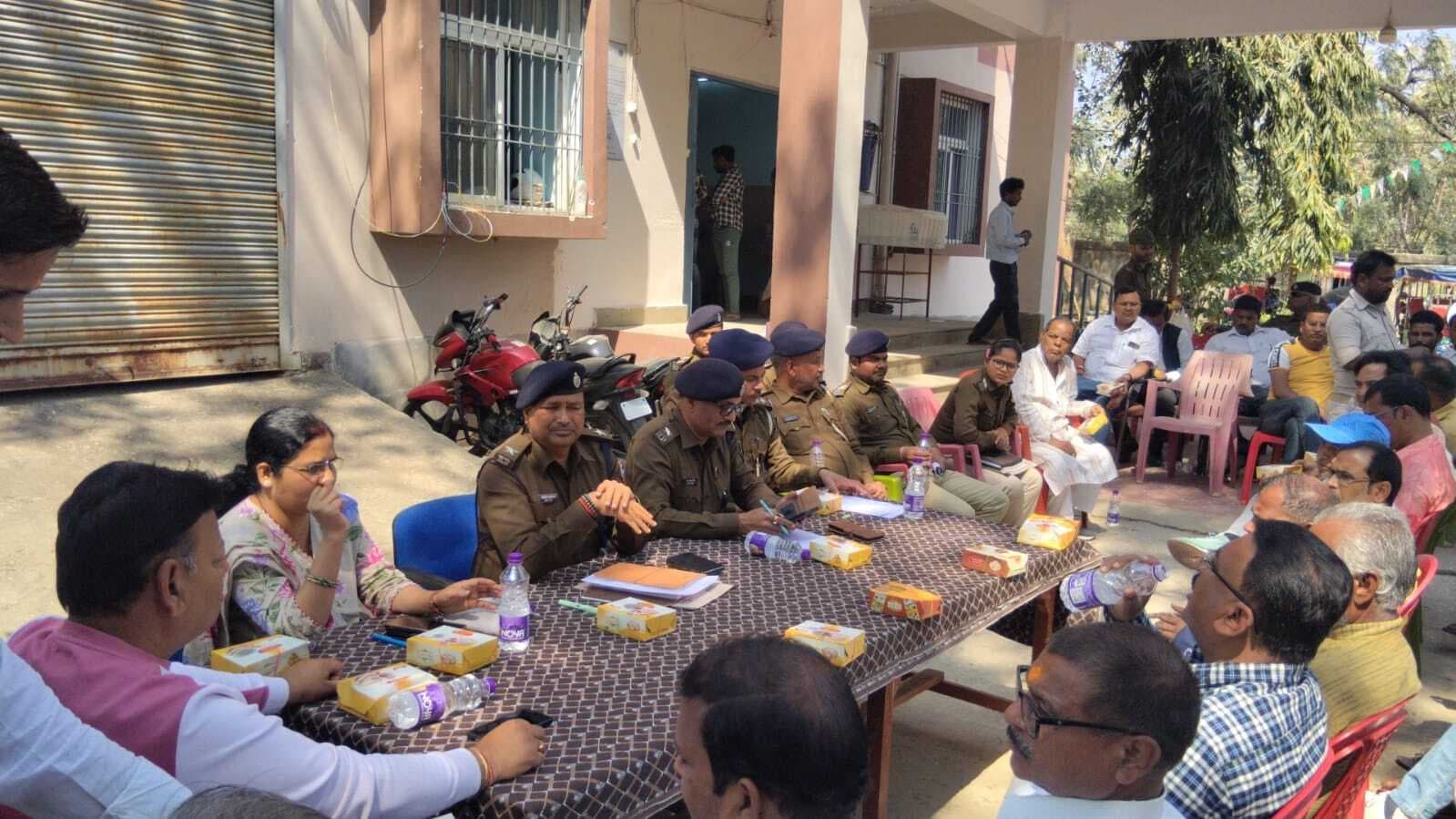 होली में डीजे व अश्लील गाना बजाने वालों पर होगी कार्रवाई : थानाध्यक्ष