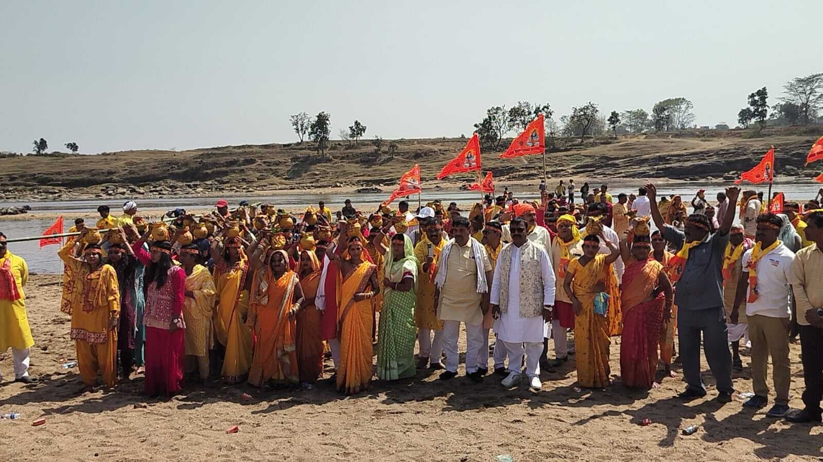 Bokaro News : कलश यात्रा के साथ बनासो मंदिर में प्राण प्रतिष्ठा महायज्ञ शुरू