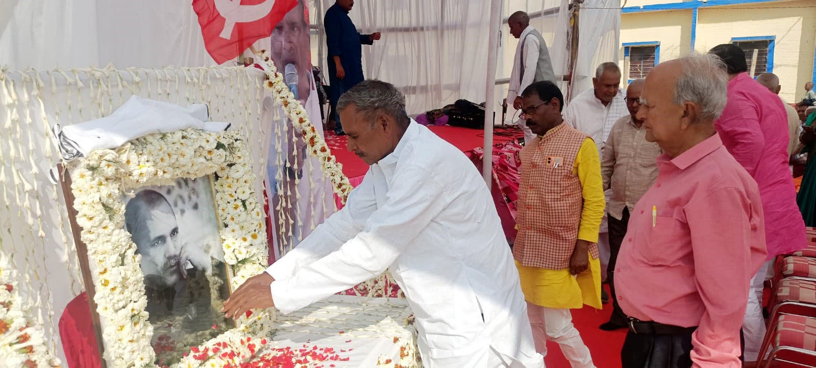 दिवंगत भाकपा नेता कॉ प्रमोद शर्मा को दी गयी श्रद्धांजलि