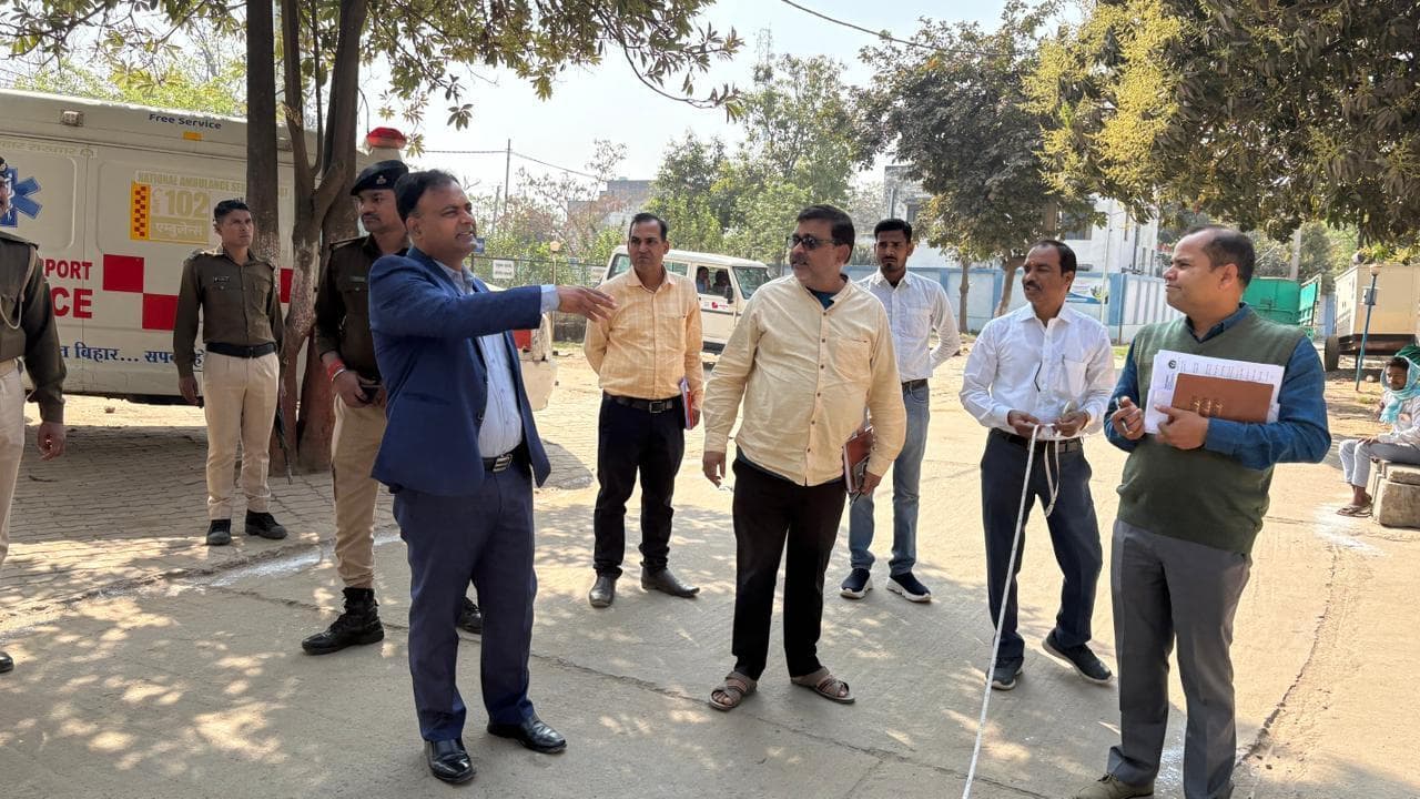 क्रिटिकल केयर ब्लॉक का निर्माण सेवा सुलभ होनेवाले स्थानों पर हो: डीएम