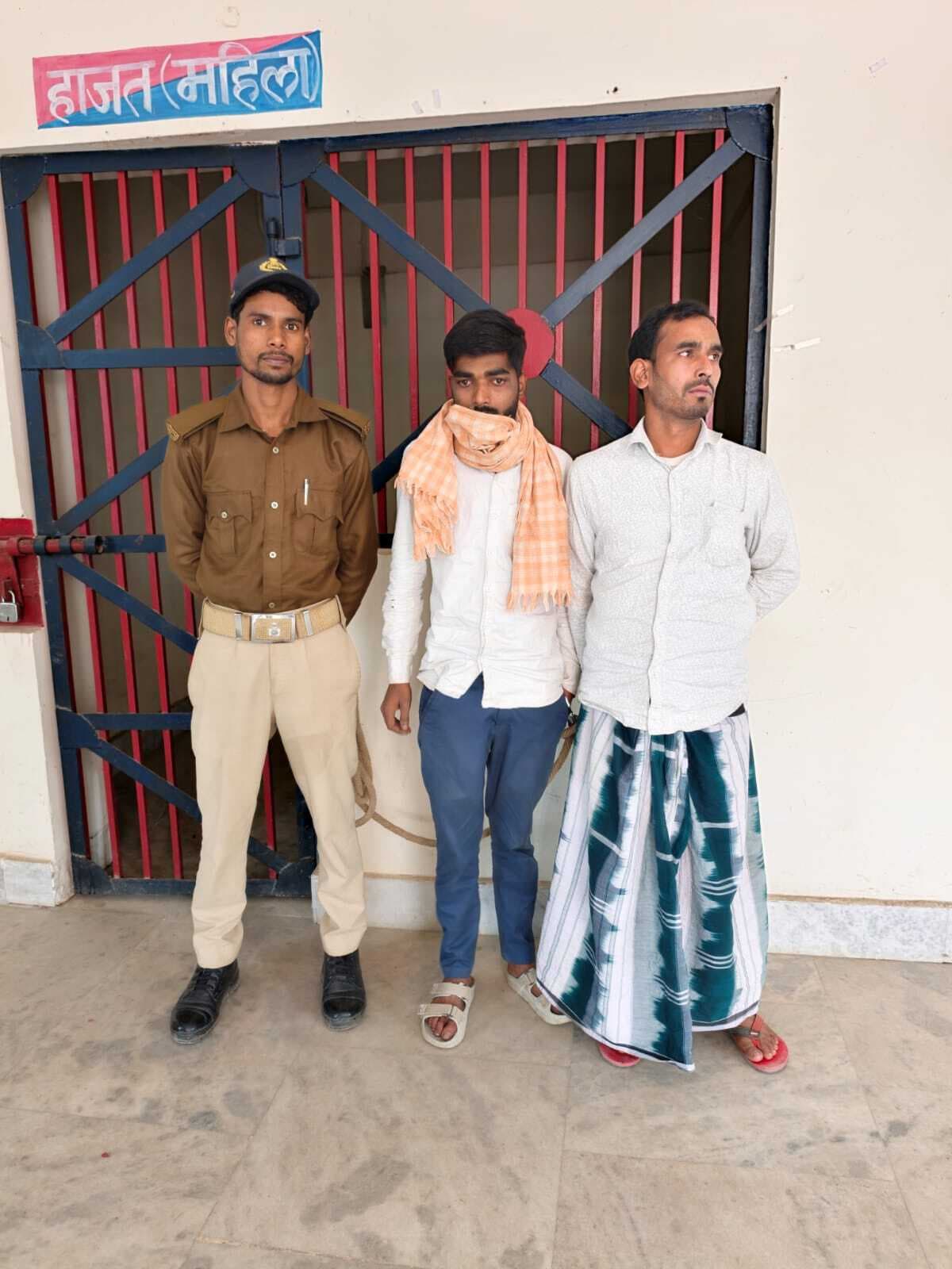 सालमारी पुलिस ने दो शराब तस्कर को किया गिरफ्तार