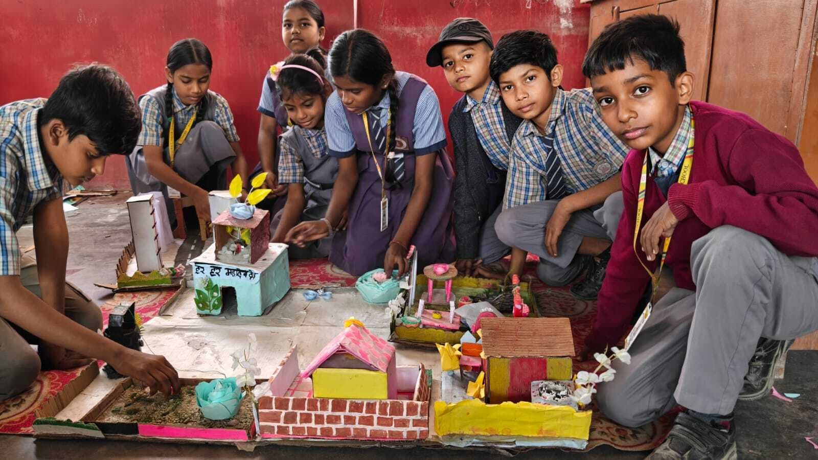 ऑक्सफोर्ड इंग्लिश स्कूल में वार्षिकोत्सव की तैयारी जोरों पर