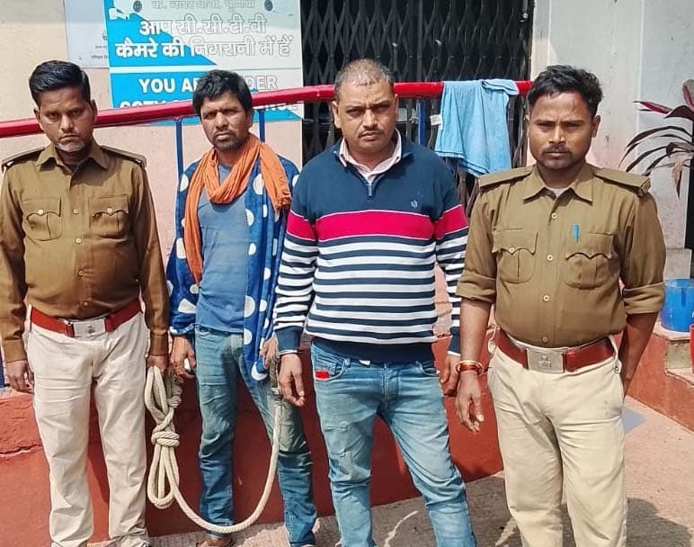 परोरा चौक पर हंगामा करते दो शराबी गिरफ्तार