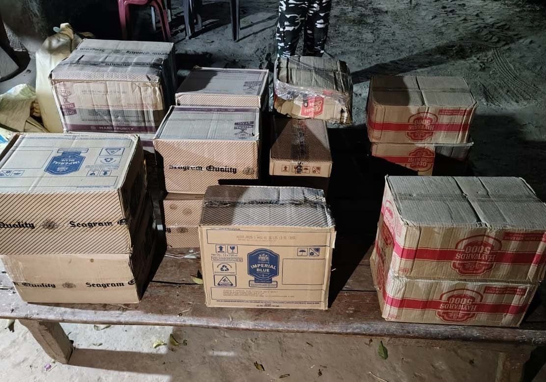 नहर किनारे मक्के के खेत से 173 लीटर विदेशी शराब बरामद