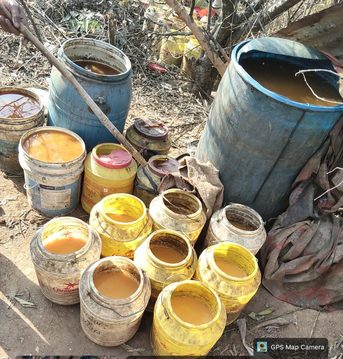 170 लीटर महुआ शराब बरामद, 2 हजार लीटर जावा महुआ विनष्ट