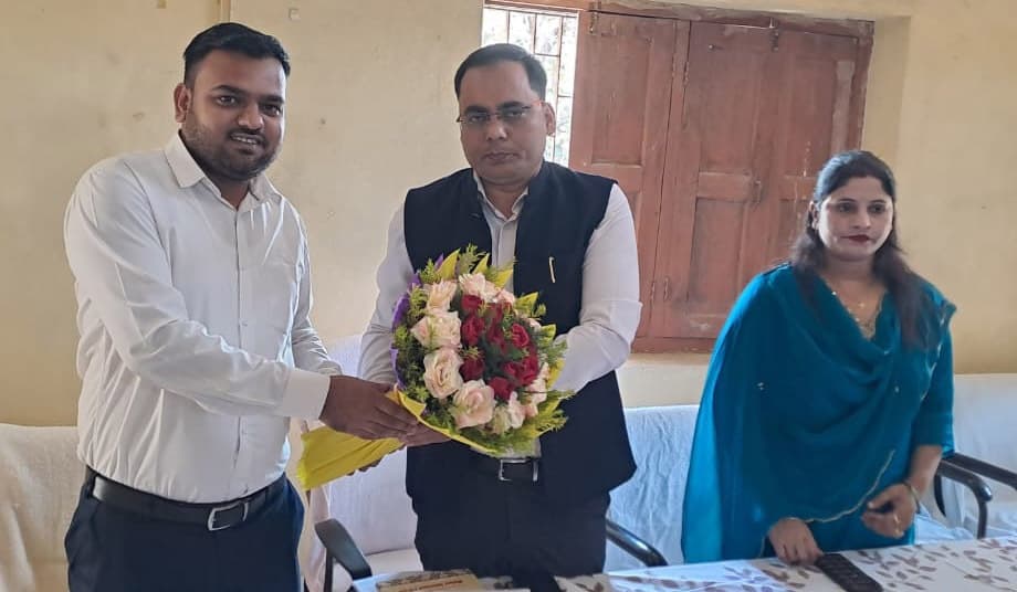 भूमिहीन महादलितों परिवारों को भूमि बंदोबस्त कर पर्चा निर्गत करें : एसडीओ