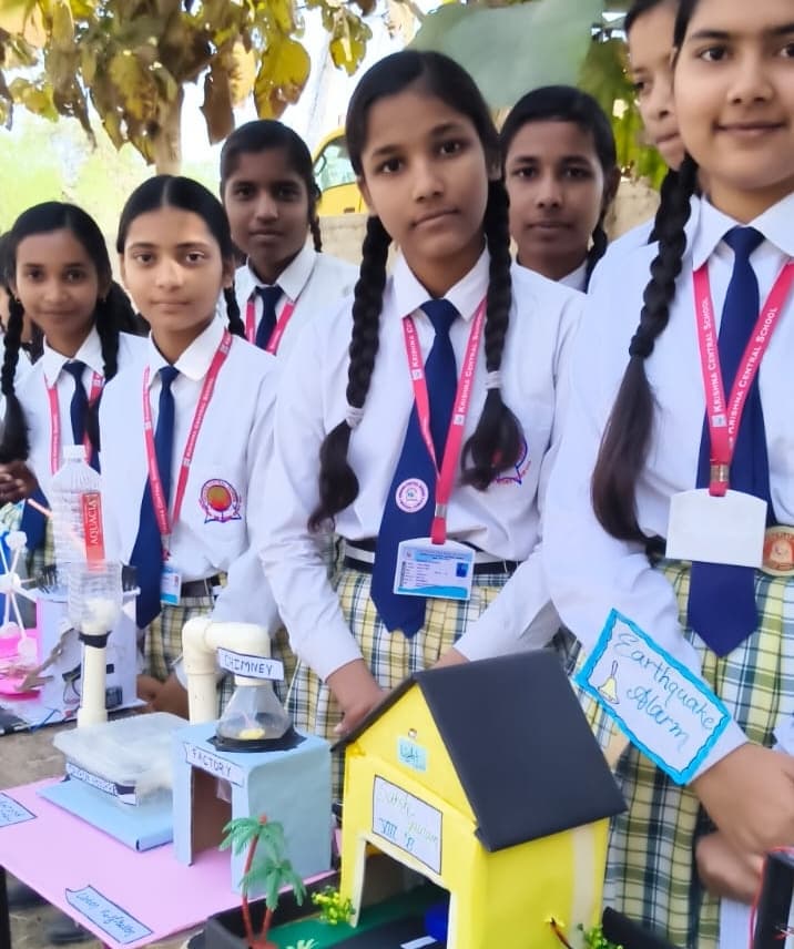 कृष्णा सेंट्रल स्कूल की विज्ञान प्रदर्शनी में छात्रों ने दिखायी प्रतिभा