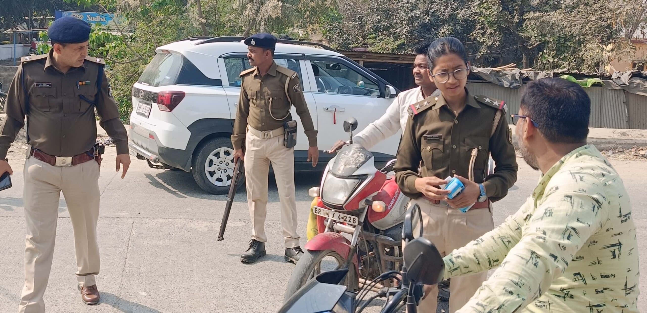 रौटा थाना पुलिस ने चलाया वाहन चेकिंग अभियान