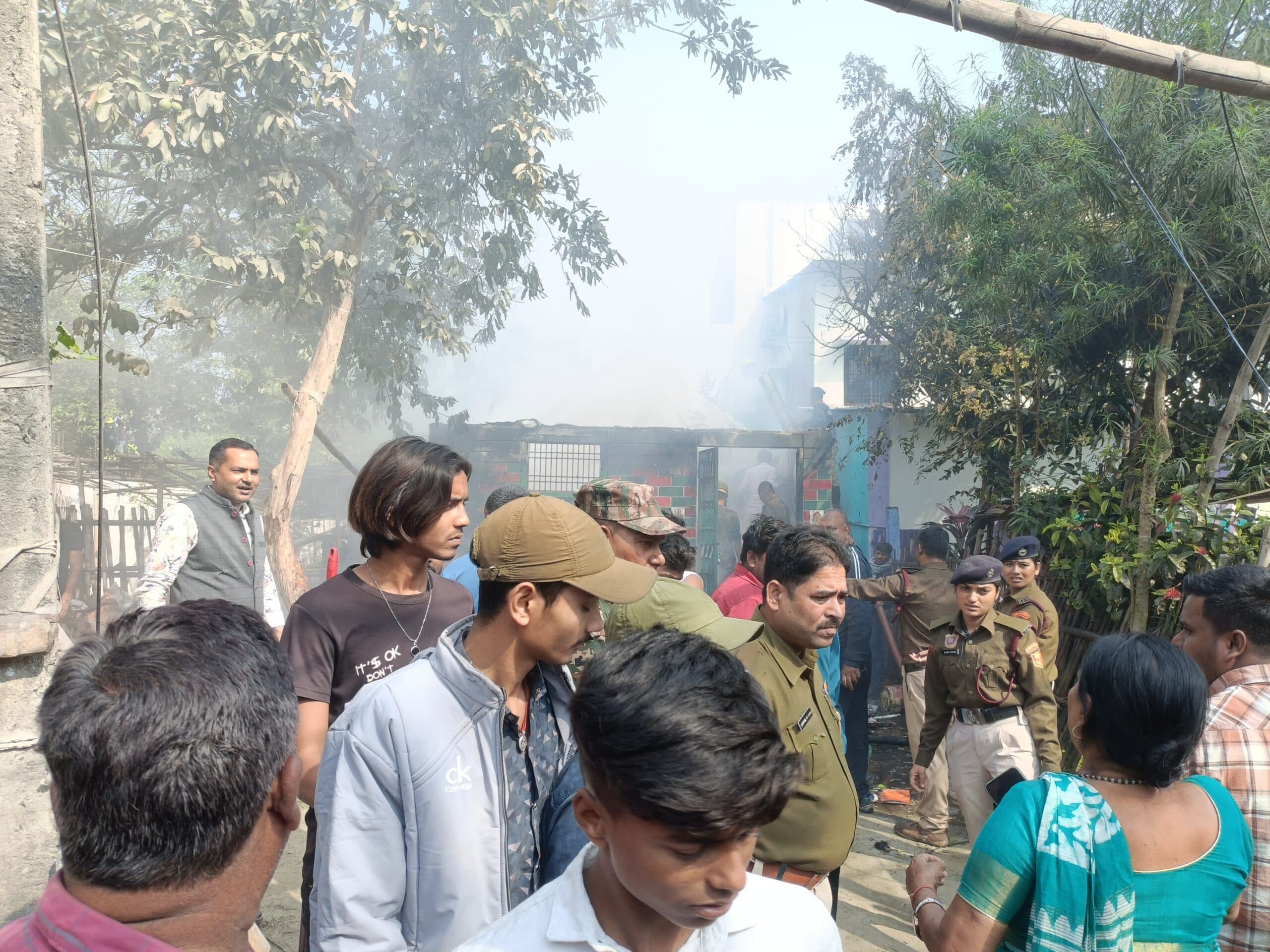 विद्यापुरी मुहल्ले में लगी आग, एक परिवार का घर जला