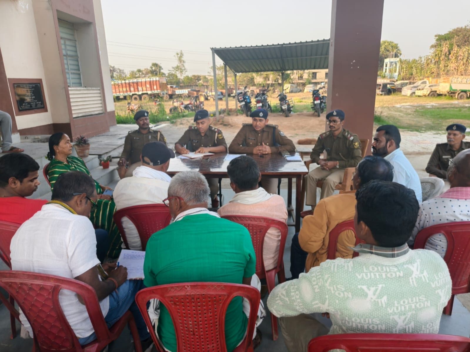 आपसी भाइचारे, सौहार्द व शांति के साथ त्योहार मनाने की अपील