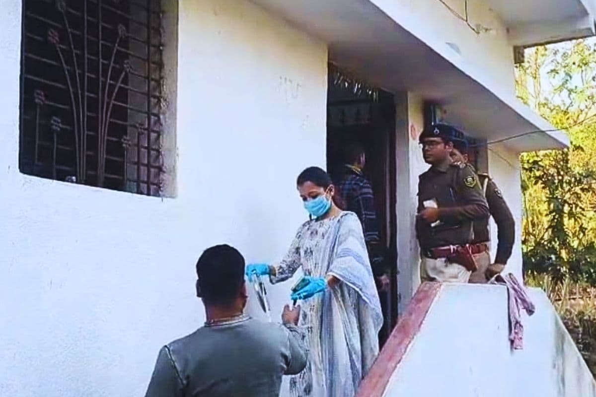 पटना हॉस्टल कांड: NEET छात्रा के परिजनों को लगातार दूसरी बार मिली धमकी, पर्चे में लिखा- 2 दिन में तेरा बेटा भी मरेगा