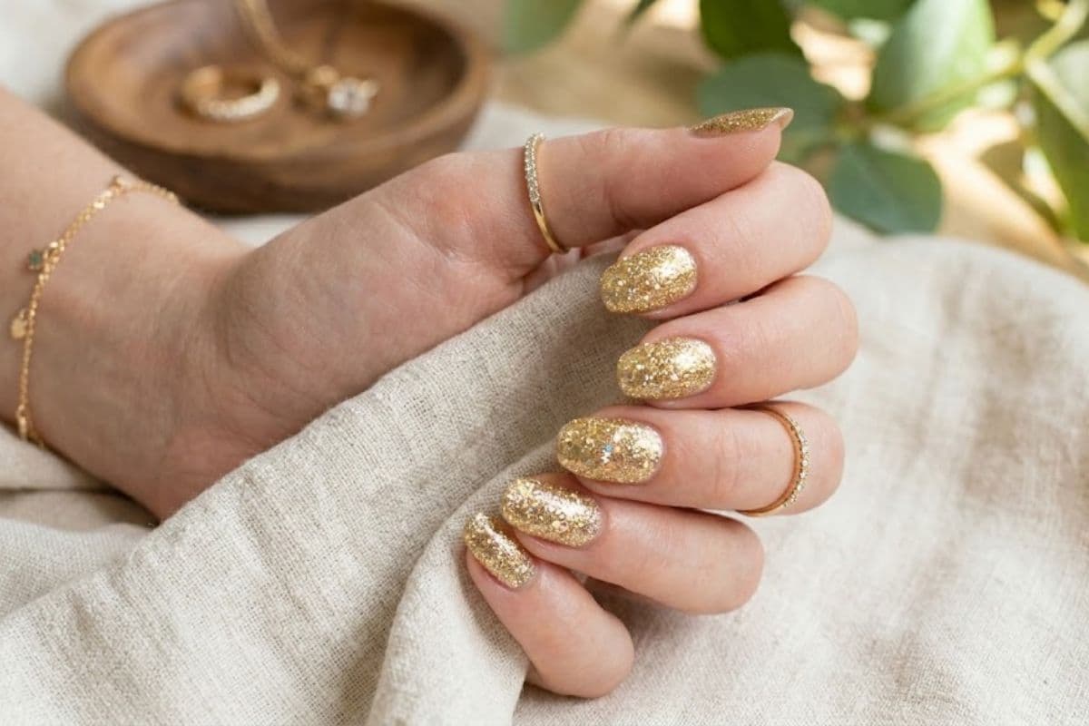 golden glitter nail polish