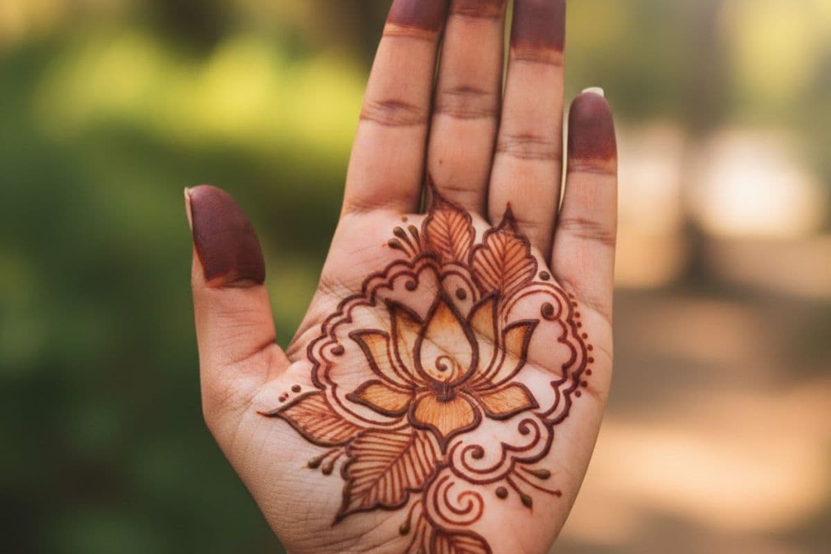 single flower mehndi design