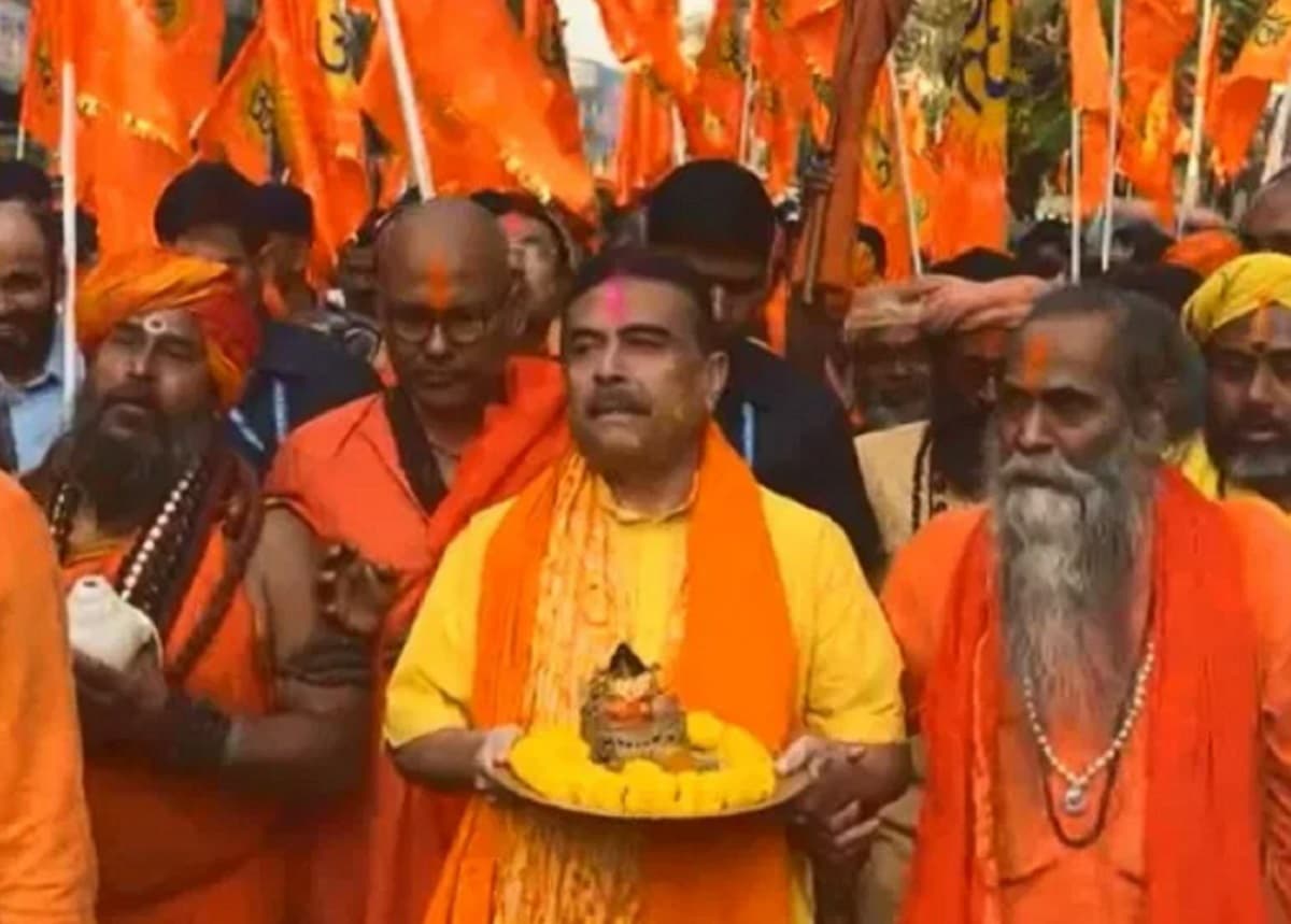 शुभेंदु अधिकारी पहुंचे भवानीपुर, गोपाल की प्रतिमा लेकर शुरू किये जनसंपर्क