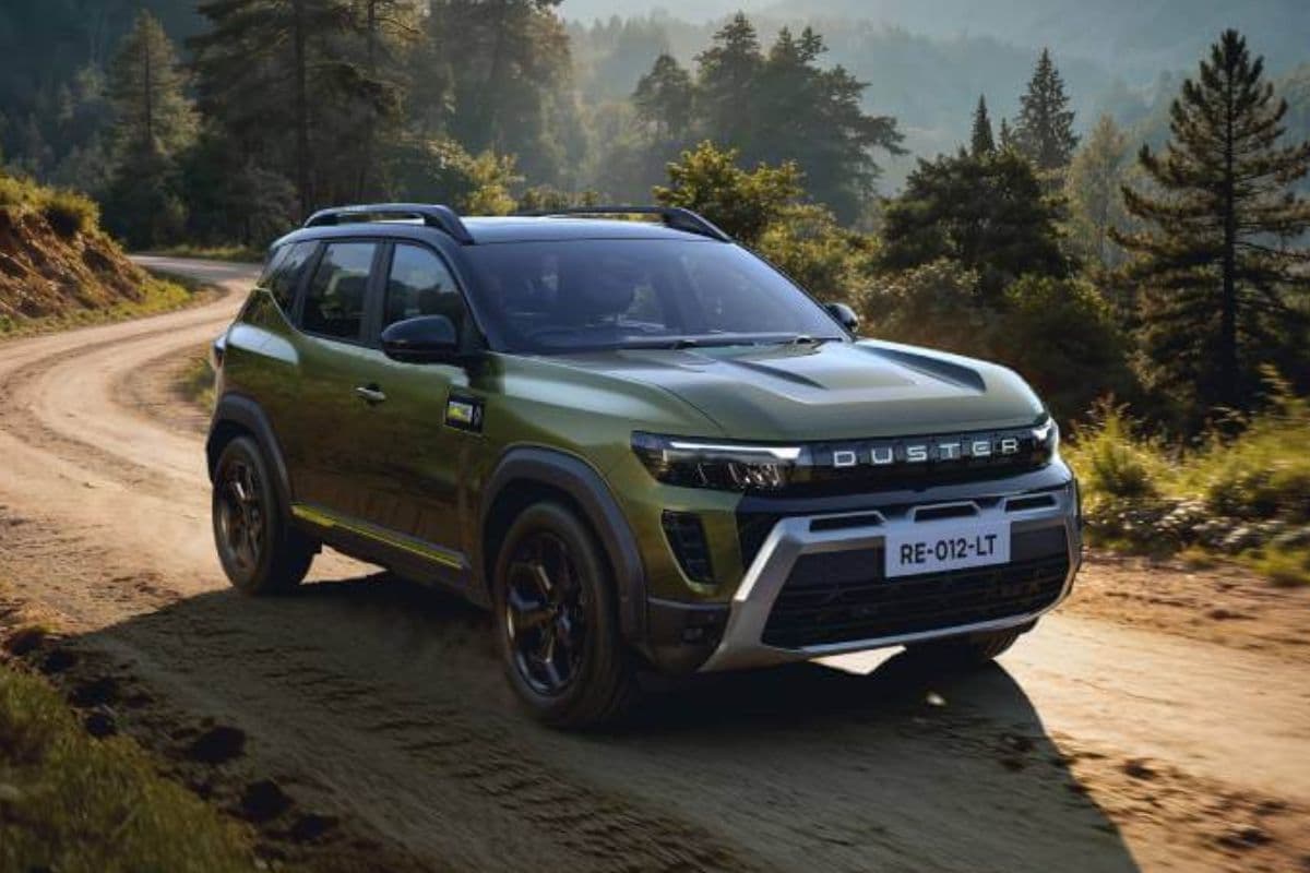 बेस से टॉप तक क्या मिलता है? 2026 Renault Duster के वेरिएंट-वाइज फीचर्स यहां देखें