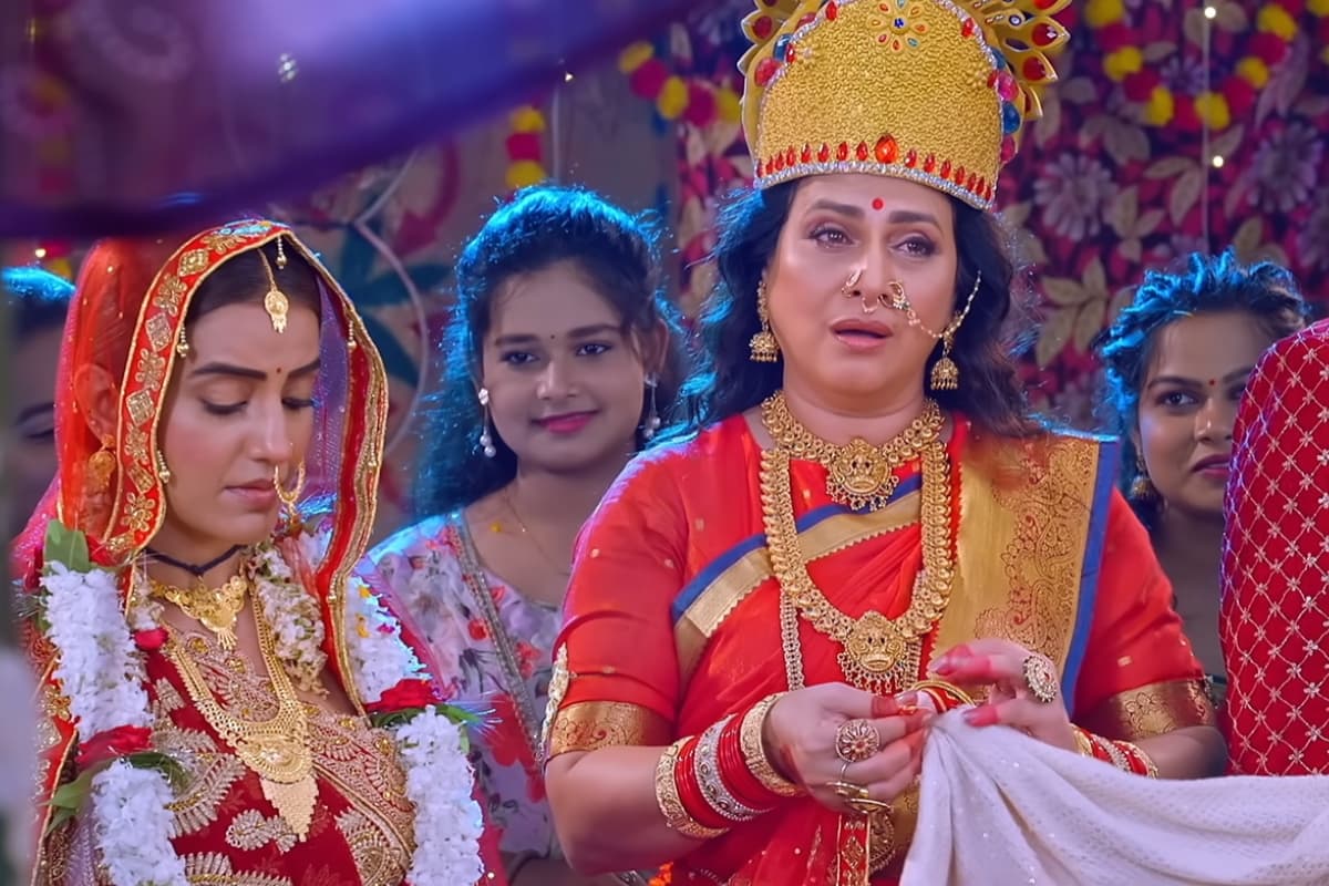 दहेज लोभियों के खिलाफ अक्षरा सिंह की धमाकेदार एक्टिंग, ‘अम्बे है मेरी मां’ के ट्रेलर में दिखा रौद्र रूप