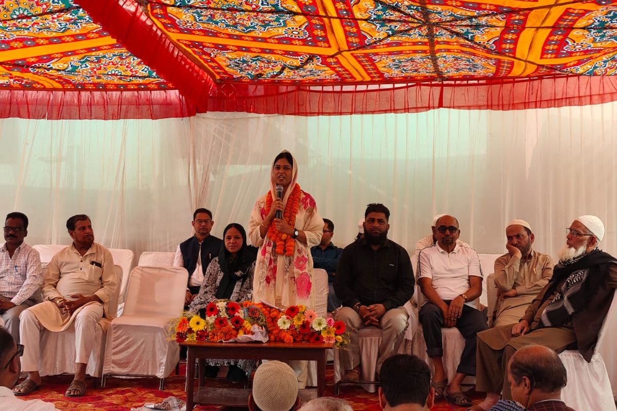 वार्ड 11 पार्षद आलिया नाज का रमजान कॉलोनी में हुआ भव्य स्वागत