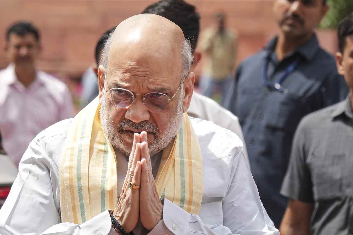 Video: तूफान के कारण आसमान में अटकी अमित शाह की फ्लाइट