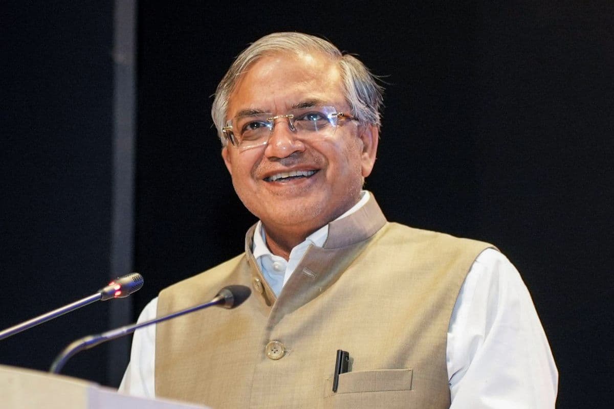 बंगाल चुनाव 2026: सीमाओं पर ‘नो एंट्री’, चुनाव आयोग ने ली 5 राज्यों के अफसरों की महाबैठक