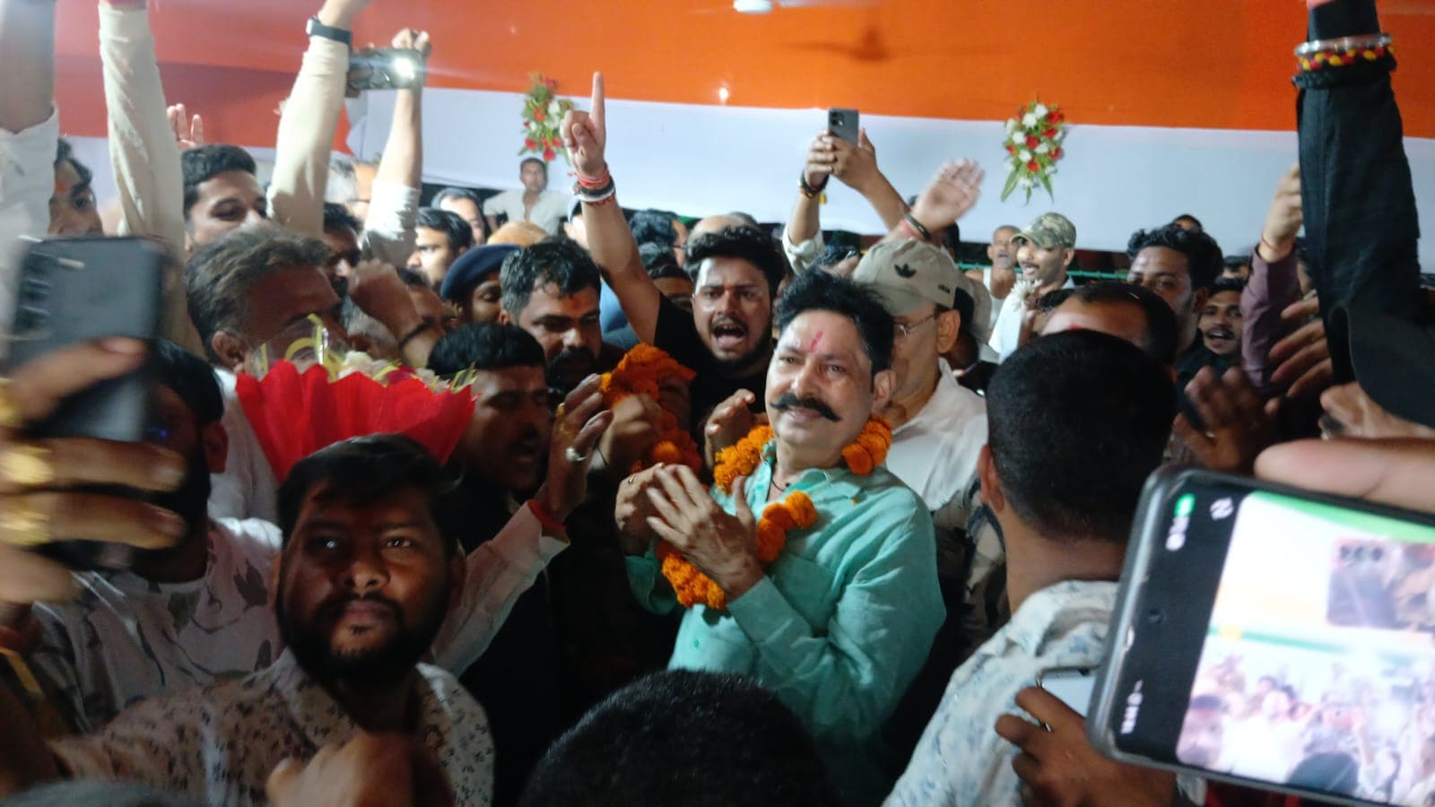 जेल से छूटते ही अनंत सिंह का ‘बाहुबली शो’! 50 गाड़ियों का काफिला, पटाखों की गूंज, कल 120 KM का रोड शो