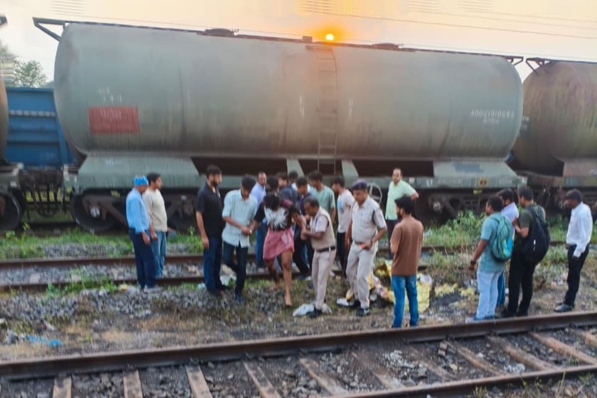 बोकारो में ‘रील्स’ बनाने के पागलपन ने ली किशोर की जान, मालगाड़ी पर चढ़कर बना रहा था वीडियो