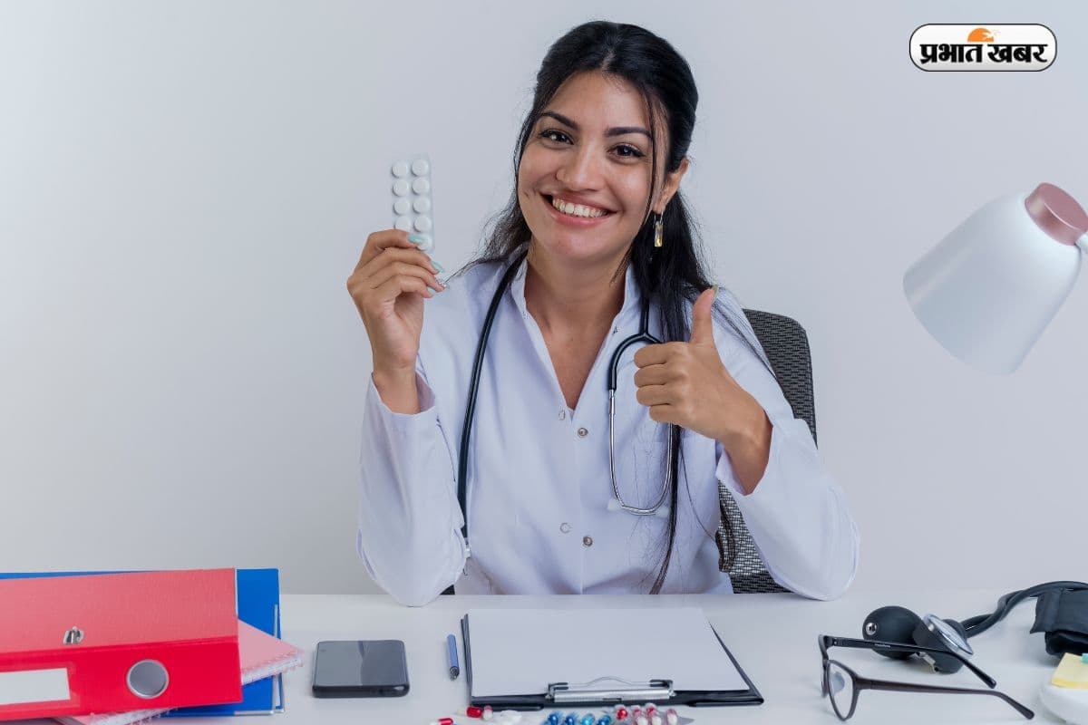 12वीं के बाद फार्मासिस्ट कैसे बनें? जानें बेस्ट कोर्स और टॉप कॉलेज