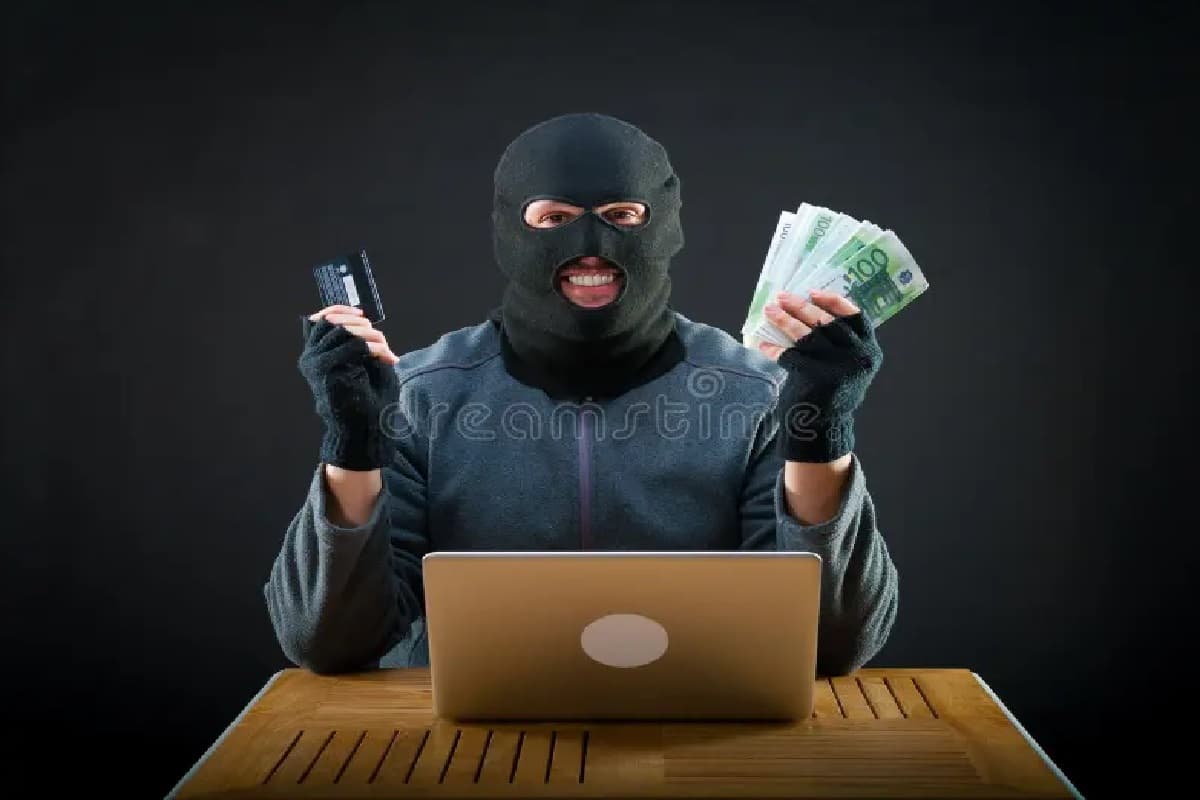 धनबाद में साइबर ठगी के पैसों से जेवर खरीद रहा युवक गिरफ्तार, आसनसोल पुलिस ने दबोचा